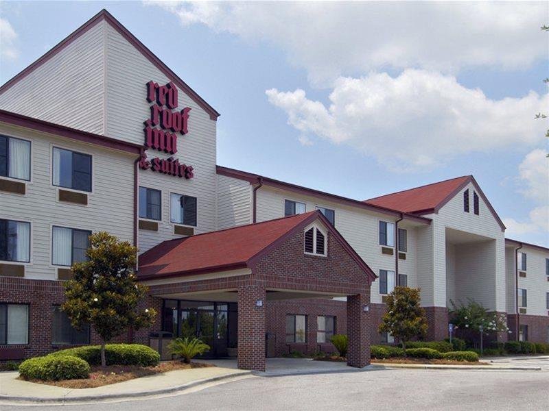 Red Roof Inn & Suites Savannah Airport Pooler Exterior photo